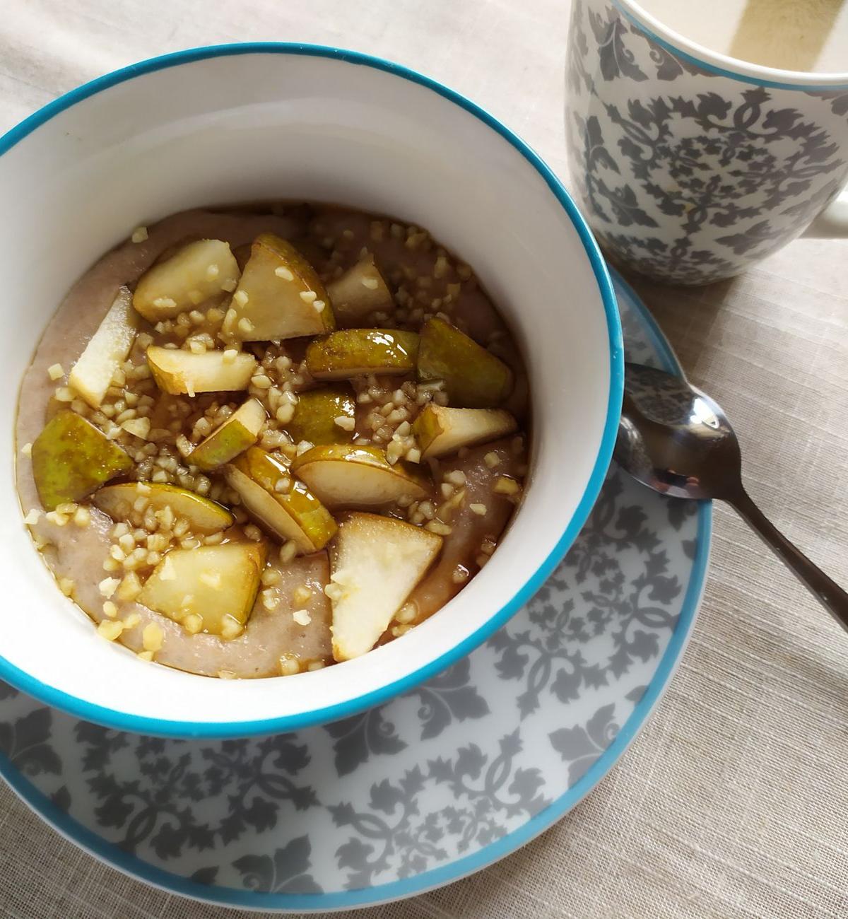 Oatmeal with Apples and Cinnamon