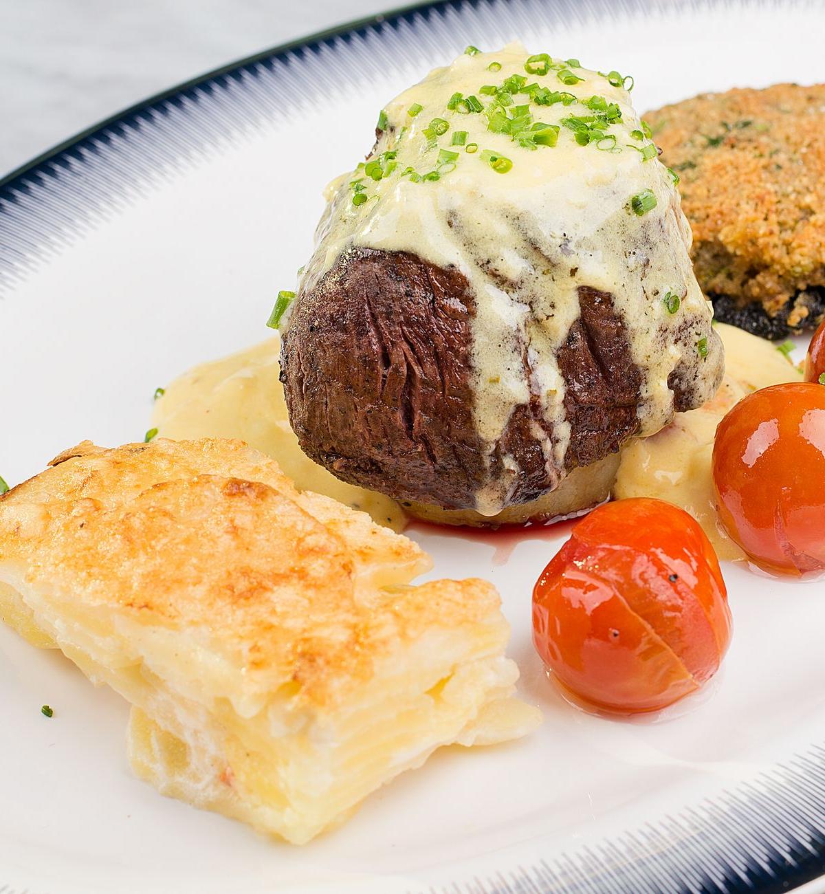 Peppercorn Steak with Cream Sauce and Sides