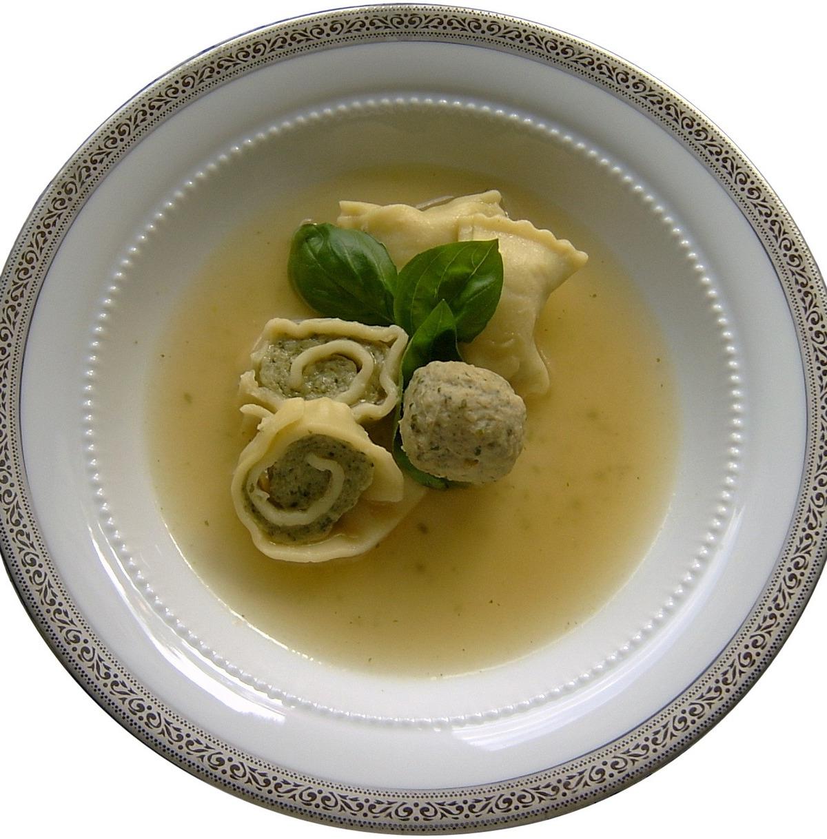 Ravioli Soup with Meatball and Basil