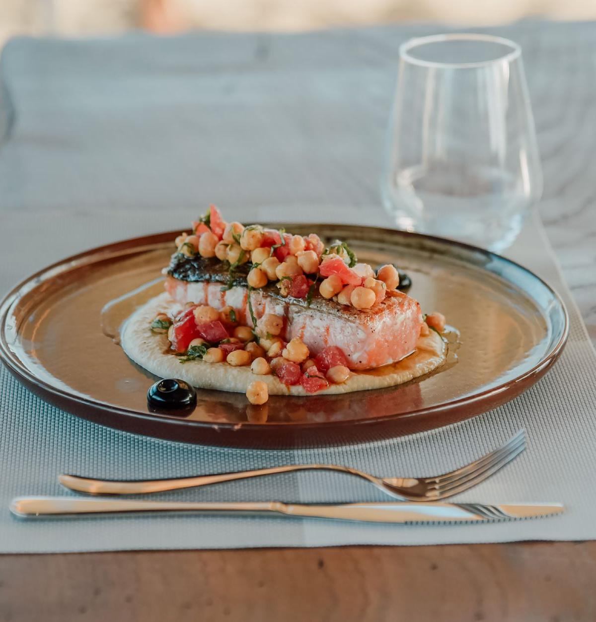 Salmon with Chickpeas and Tomatoes