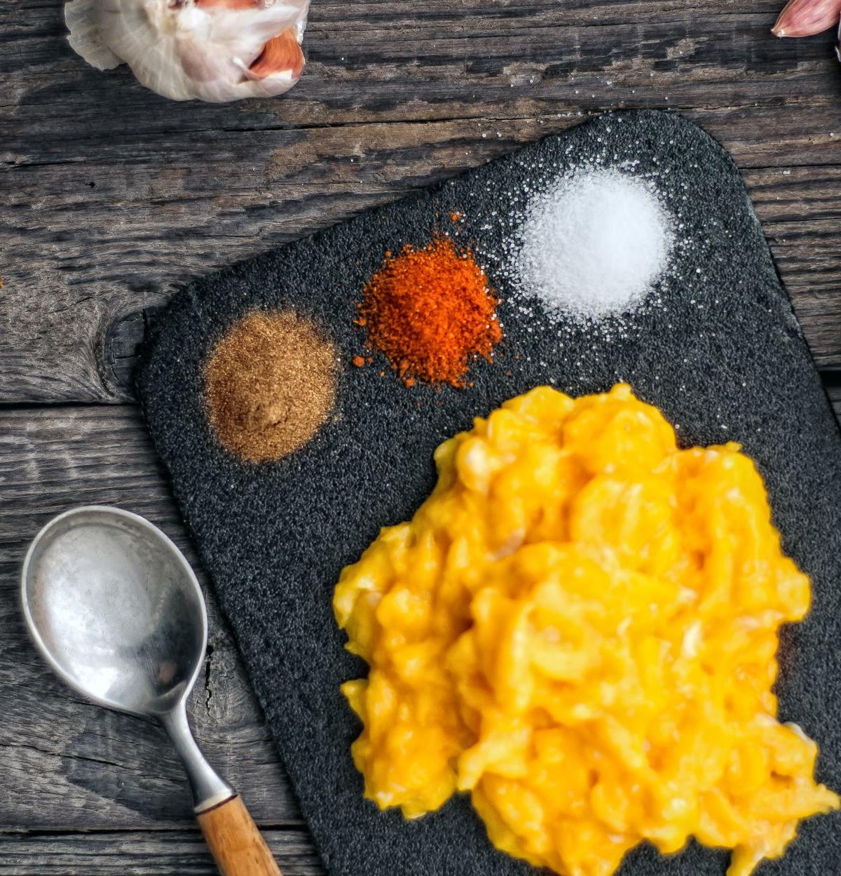Scrambled Eggs With Tomato And Feta