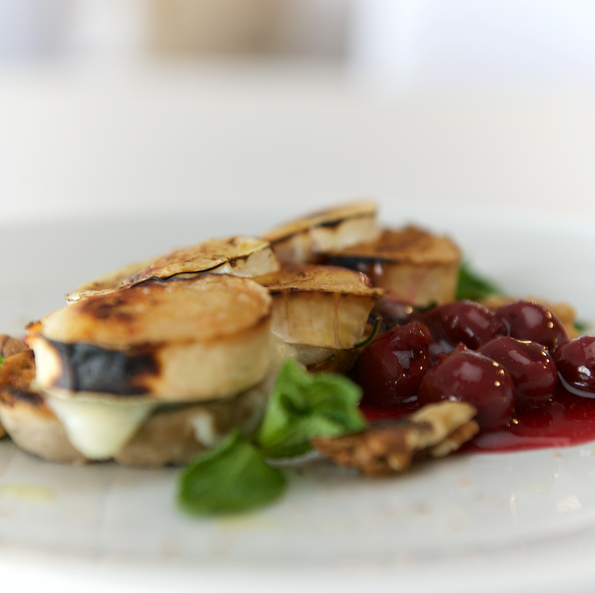Seared Scallops with Cherry Sauce