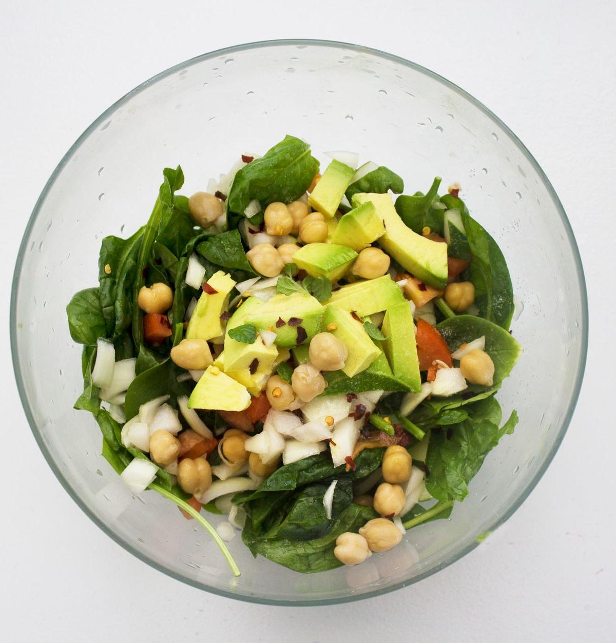 Spinach and Chickpea Salad with Avocado