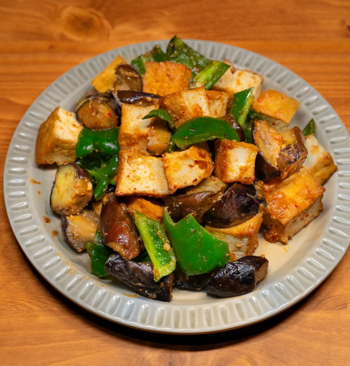 Stir-Fried Tofu with Mushrooms and Bell Peppers