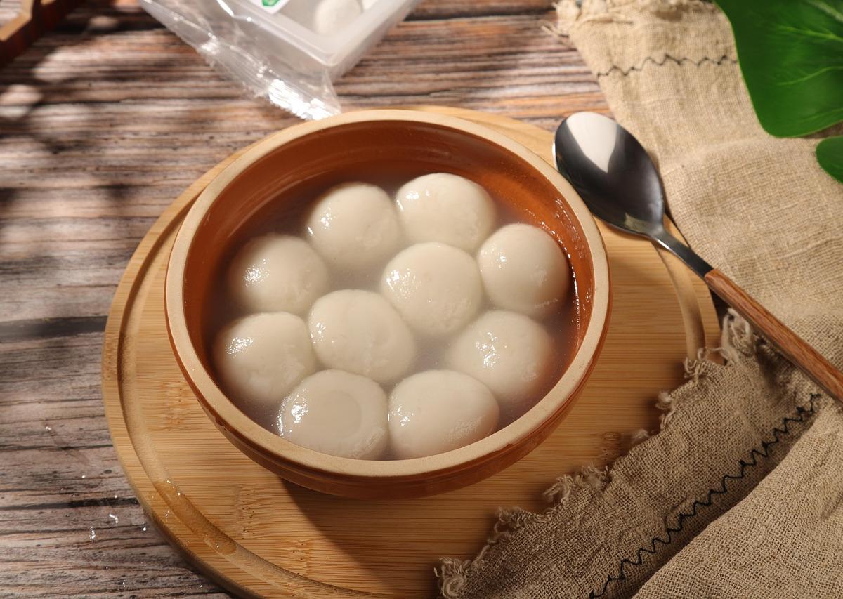 Sweet Rice Balls in Broth