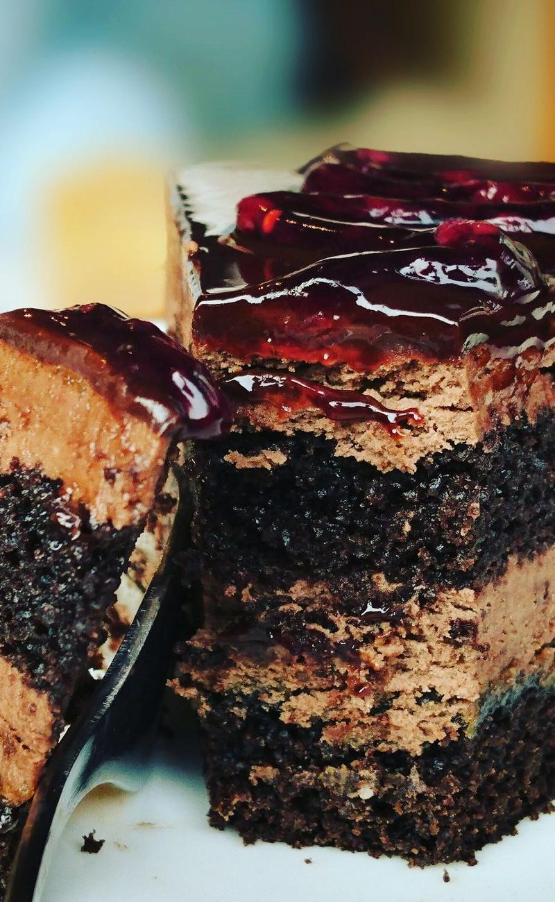 10-Min Fudgy Chocolate Layer Cake