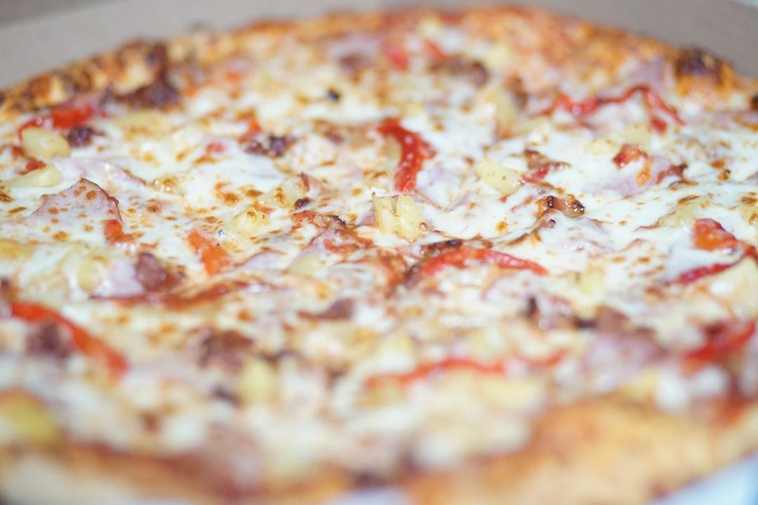 10-Min Hawaiian Pizza