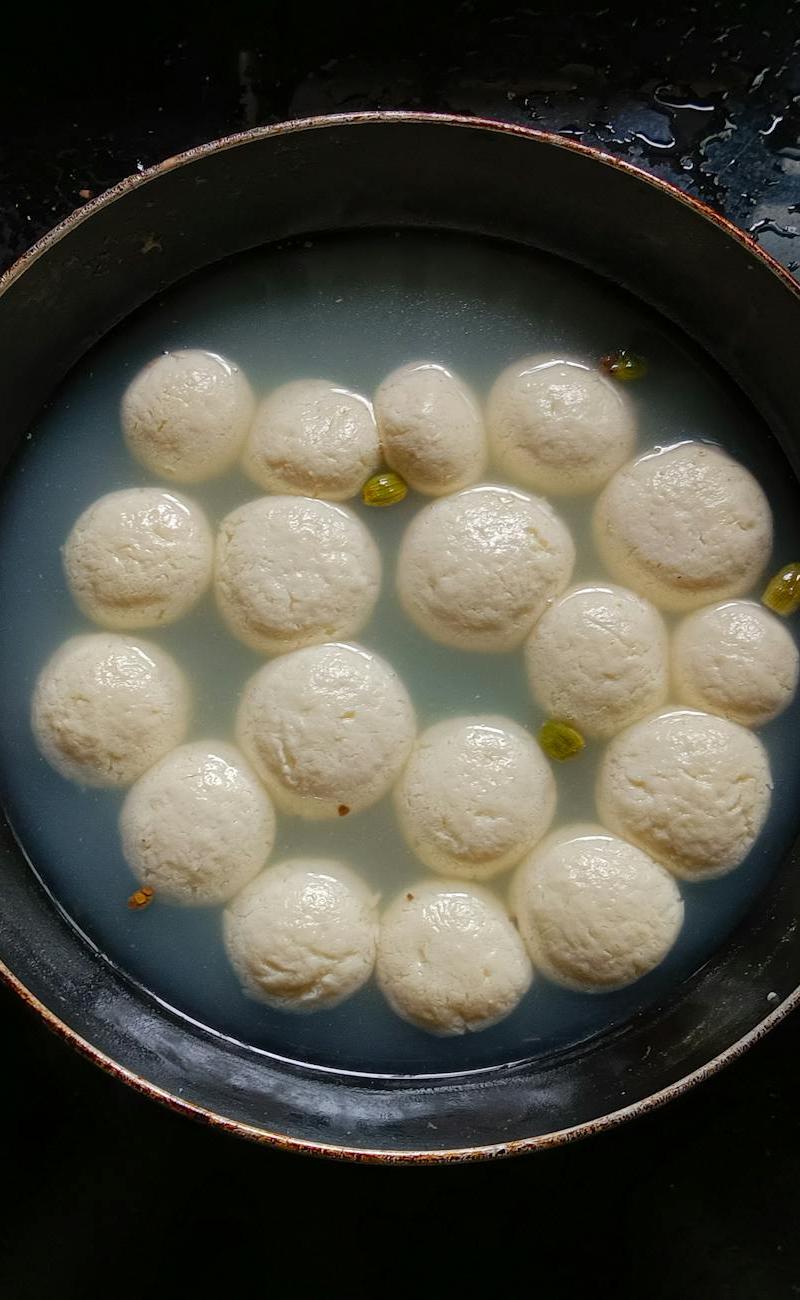 Rasgulla in Cardamom Syrup