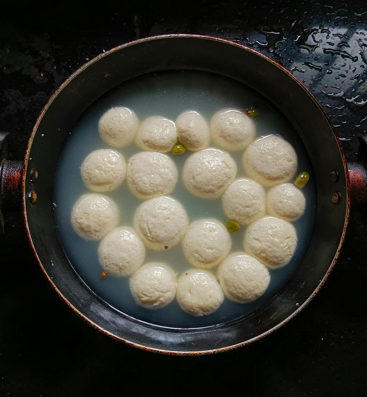Rasgulla in Cardamom Syrup