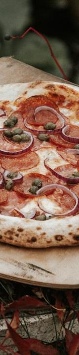 10-Min Spicy Salami Pizza