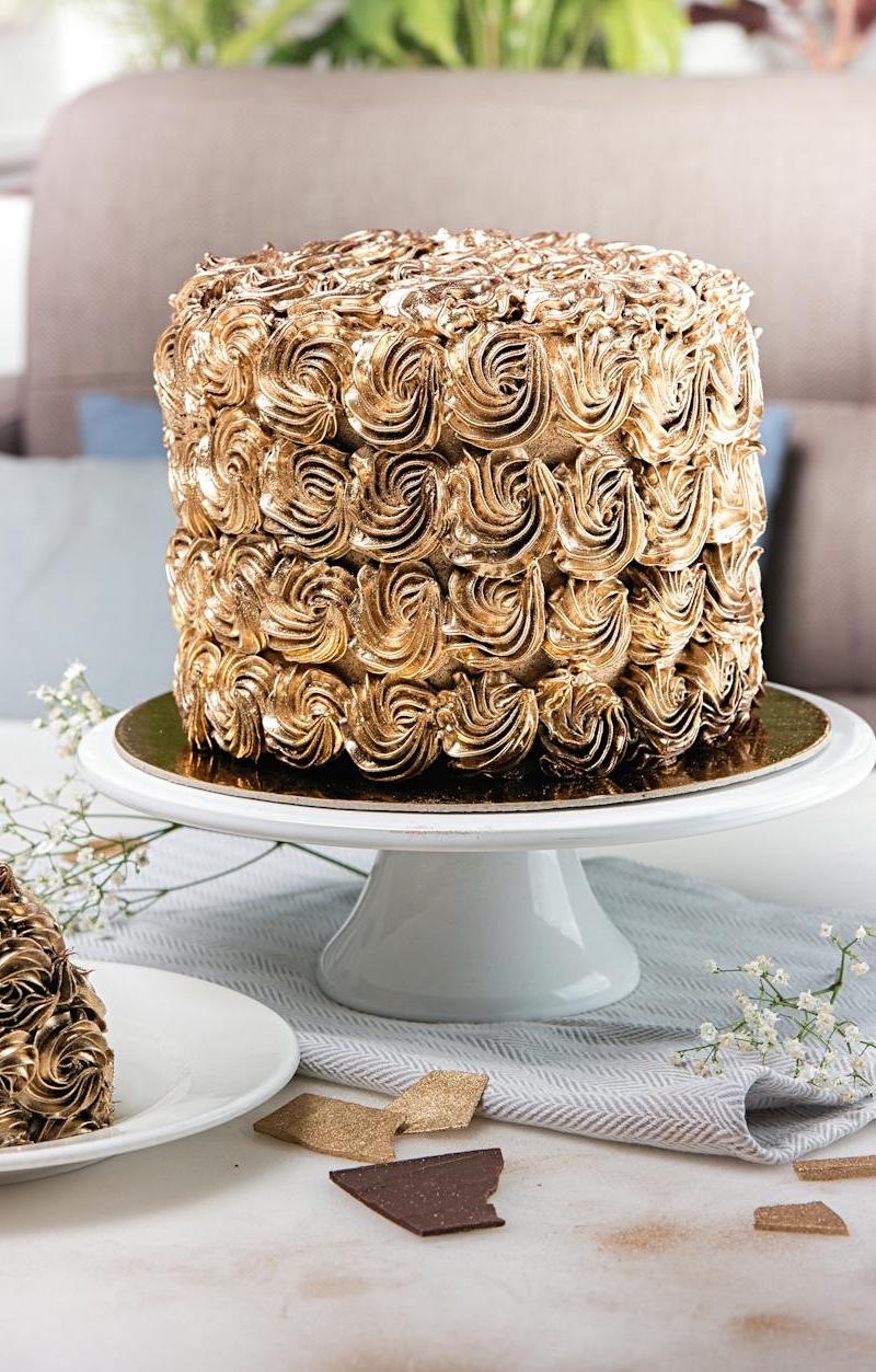10-Minute Fudgy Chocolate Cake