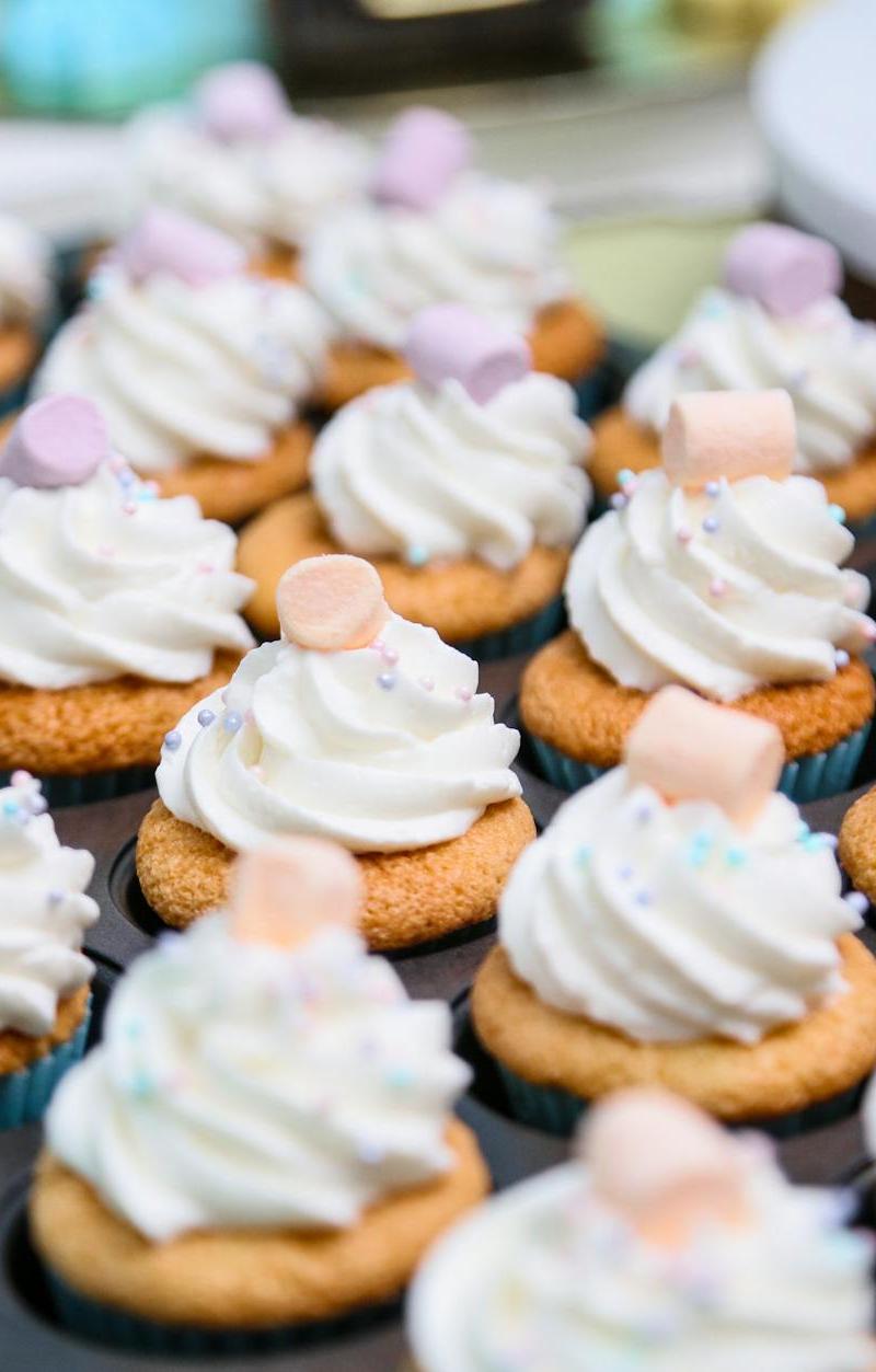 10-Minute Mug Cupcakes with Marshmallows