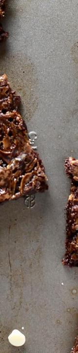 10-Minute Salted Caramel Fudge Brownies