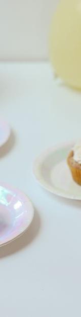 10-Minute Vanilla Cupcakes with Frosting