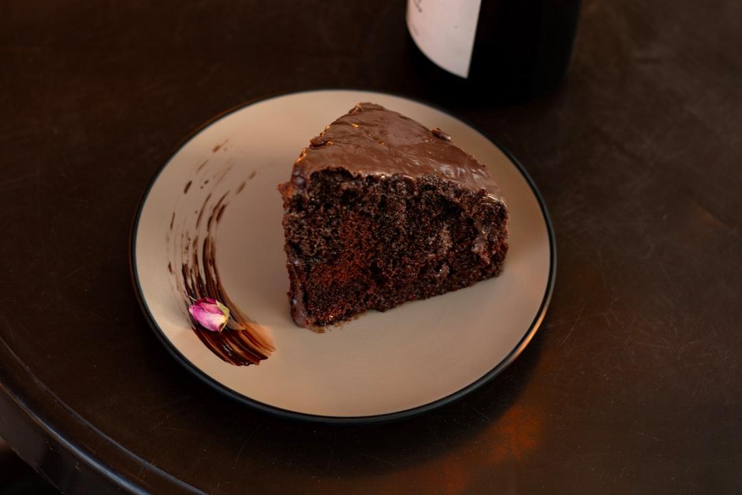 15-Min Chocolate Fudge Cake Bites
