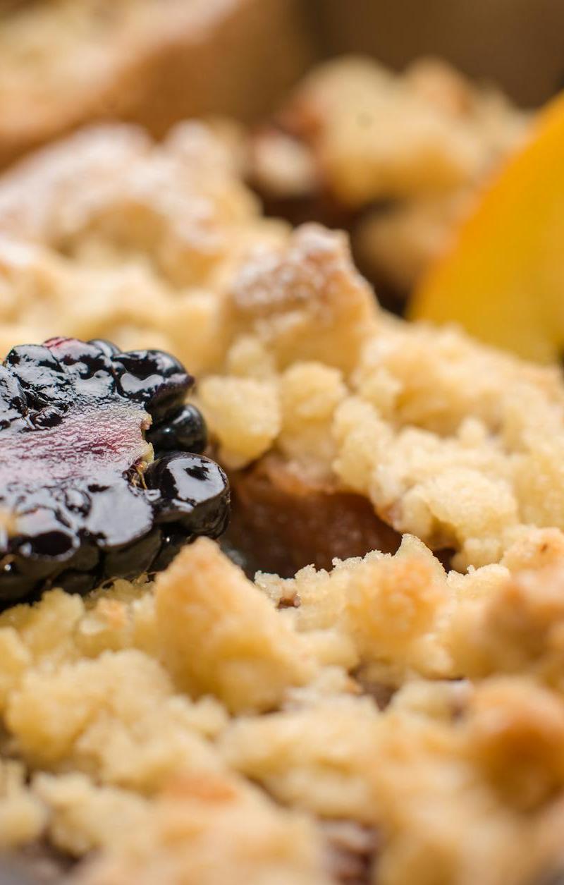 15-Min Skillet Peach Cobbler