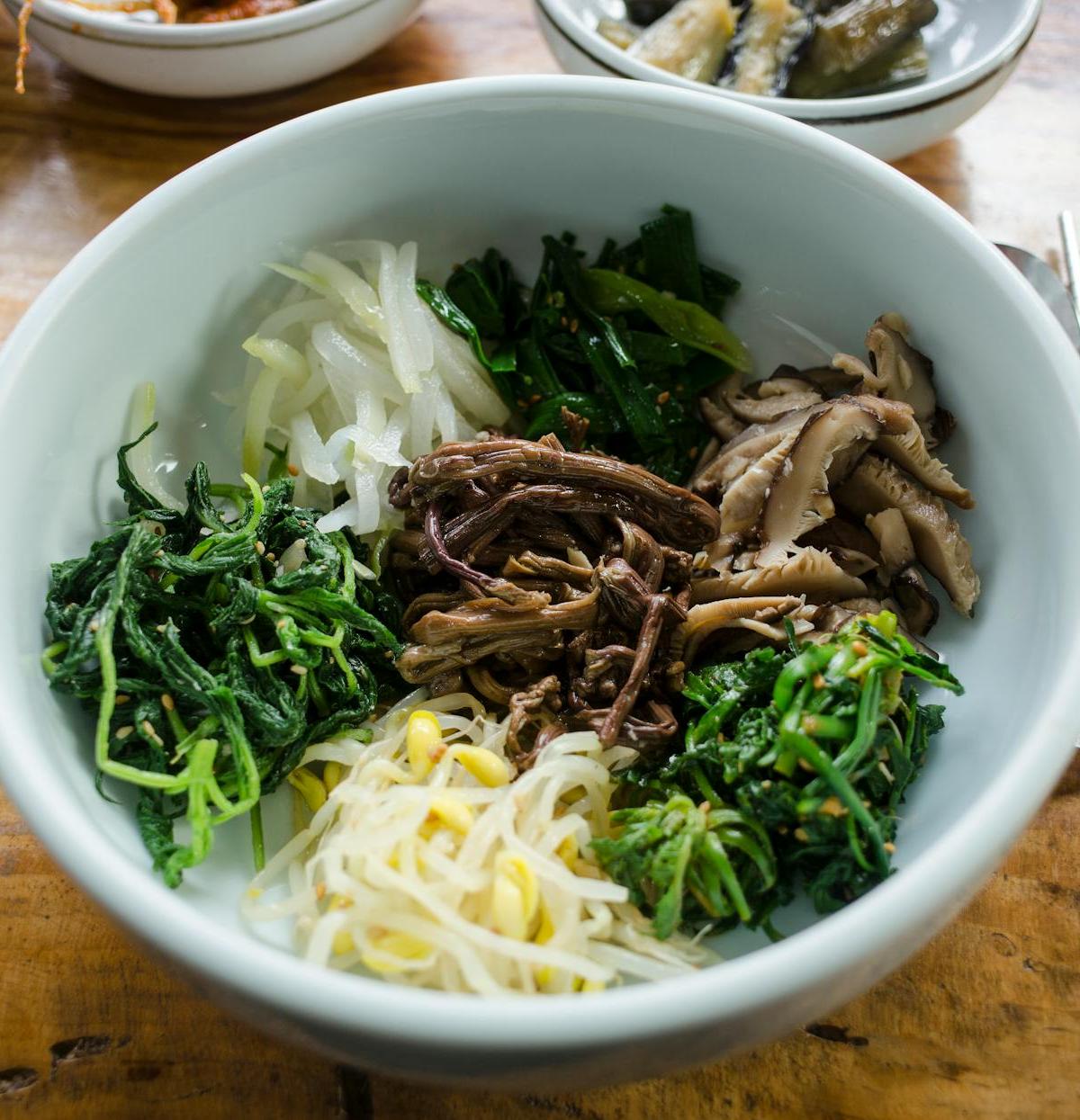15-Min Veggie Bibimbap Bowl