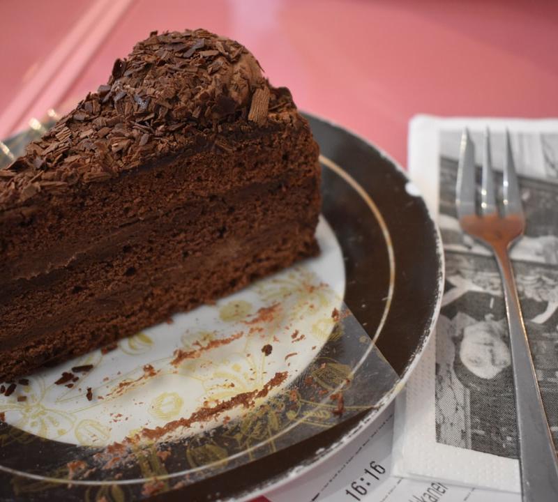 15-Minute Fudgy Chocolate Cake