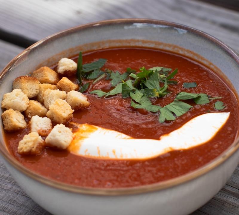15-Minute Gazpacho with Crispy Croutons