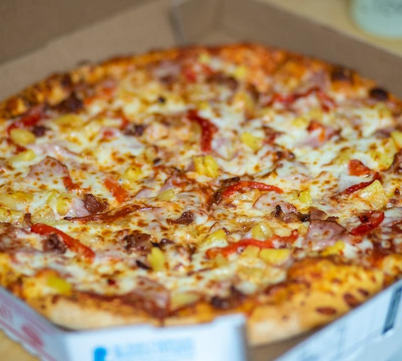 15-Minute Hawaiian Pizza