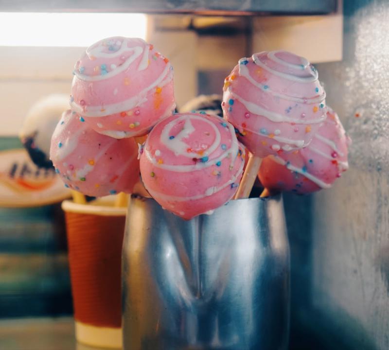 15-Minute No-Bake Cake Pops