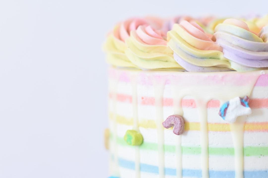15-Minute Rainbow Cake Bites