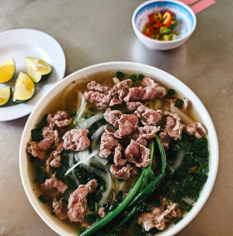 15-Minute Rare Beef Pho