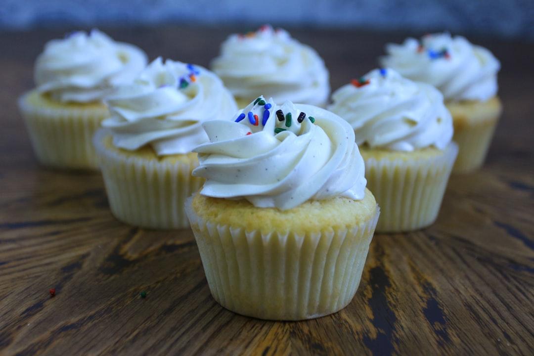 15-Minute Vanilla Cupcakes with Rainbow Frosting