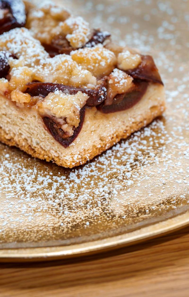 20-Min Plum Cake Sheet
