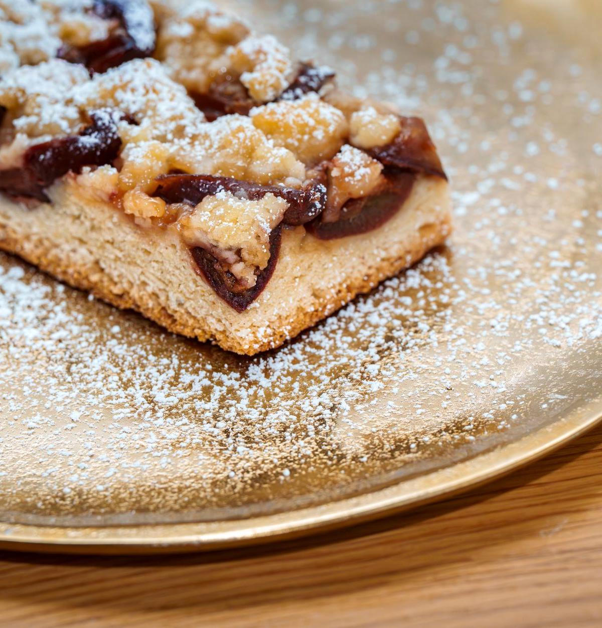 20-Min Plum Cake Sheet