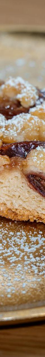 20-Min Plum Cake