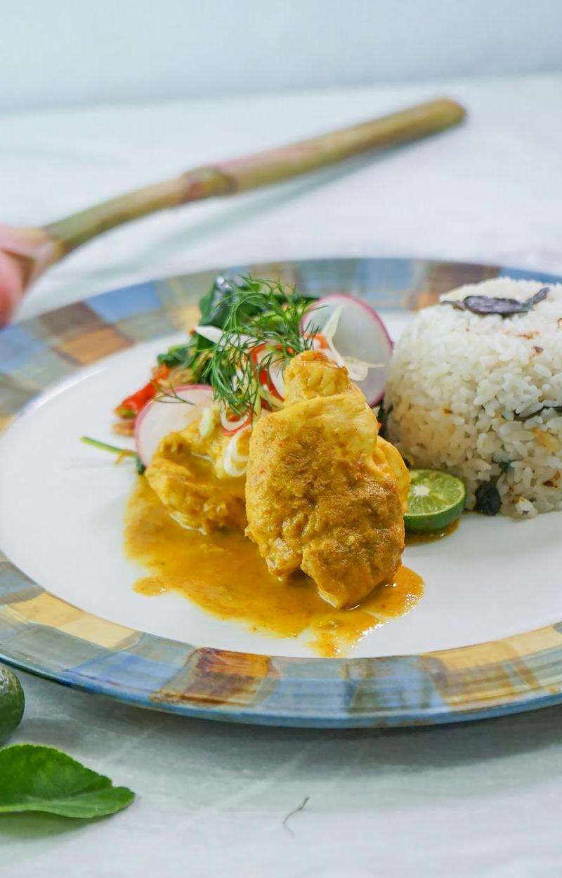 20-Min Spiced Chicken in Banana Leaf