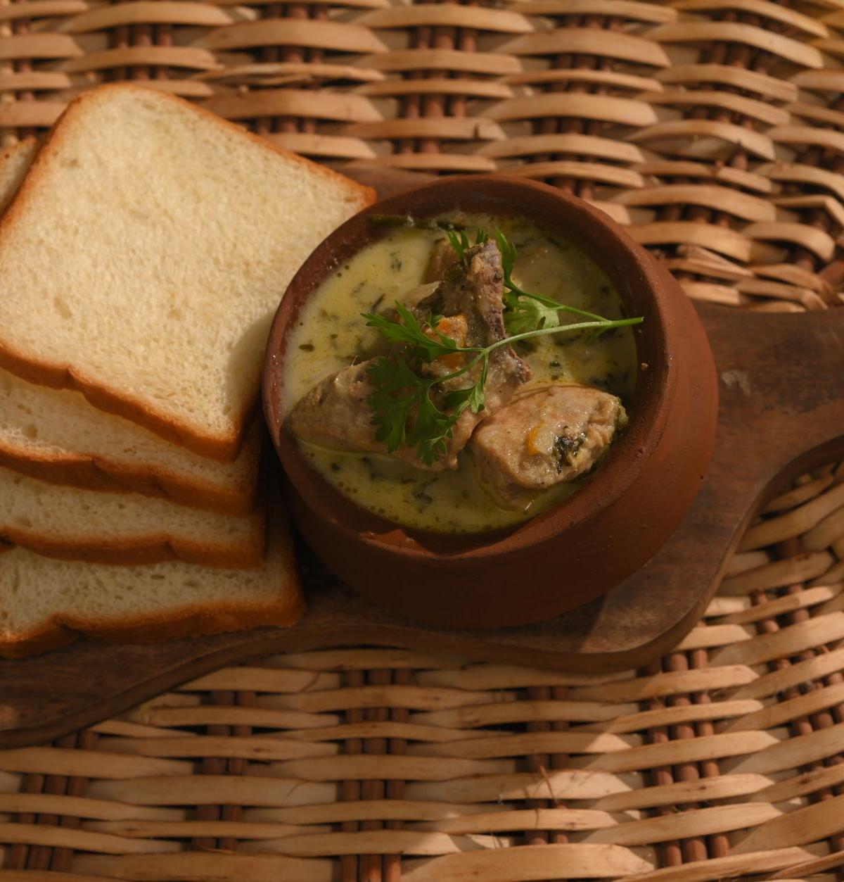 20-Min Spiced Lamb Curry with Bread
