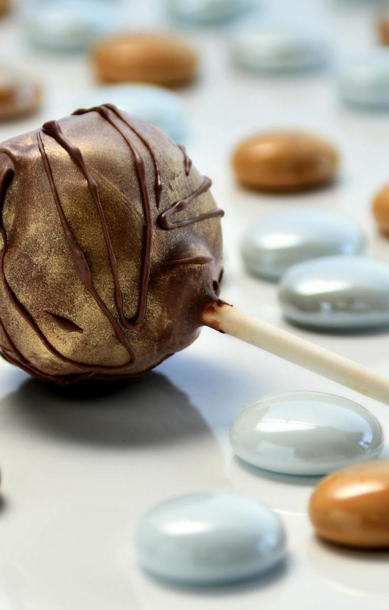 25-Min Chocolate Cake Pops
