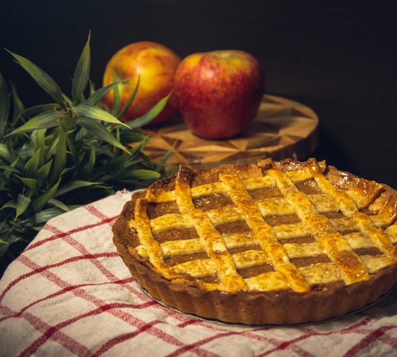 25-Min Skillet Szarlotka
