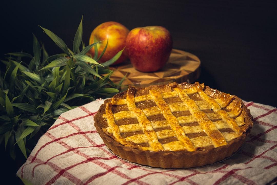 25-Min Skillet Szarlotka