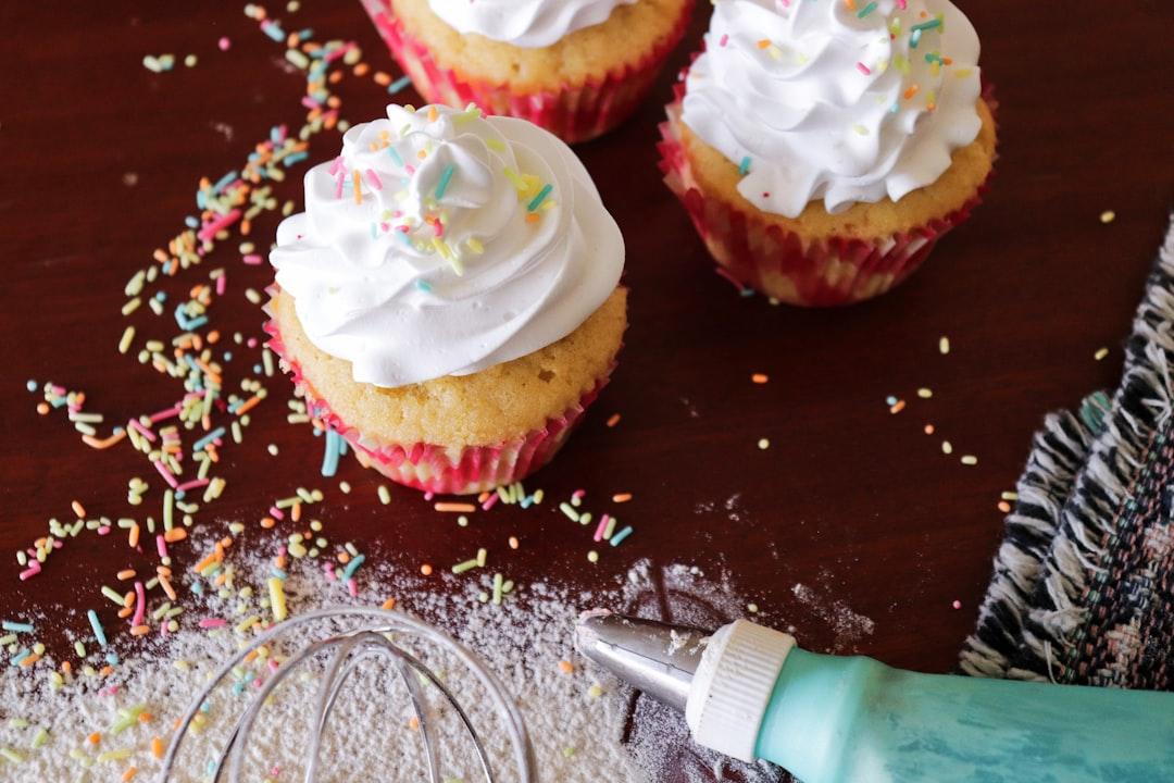 25-Min Vanilla Cupcakes (Mug Cake Method)