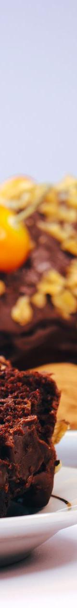 5-Min Chocolate Fudge Cake with Walnuts