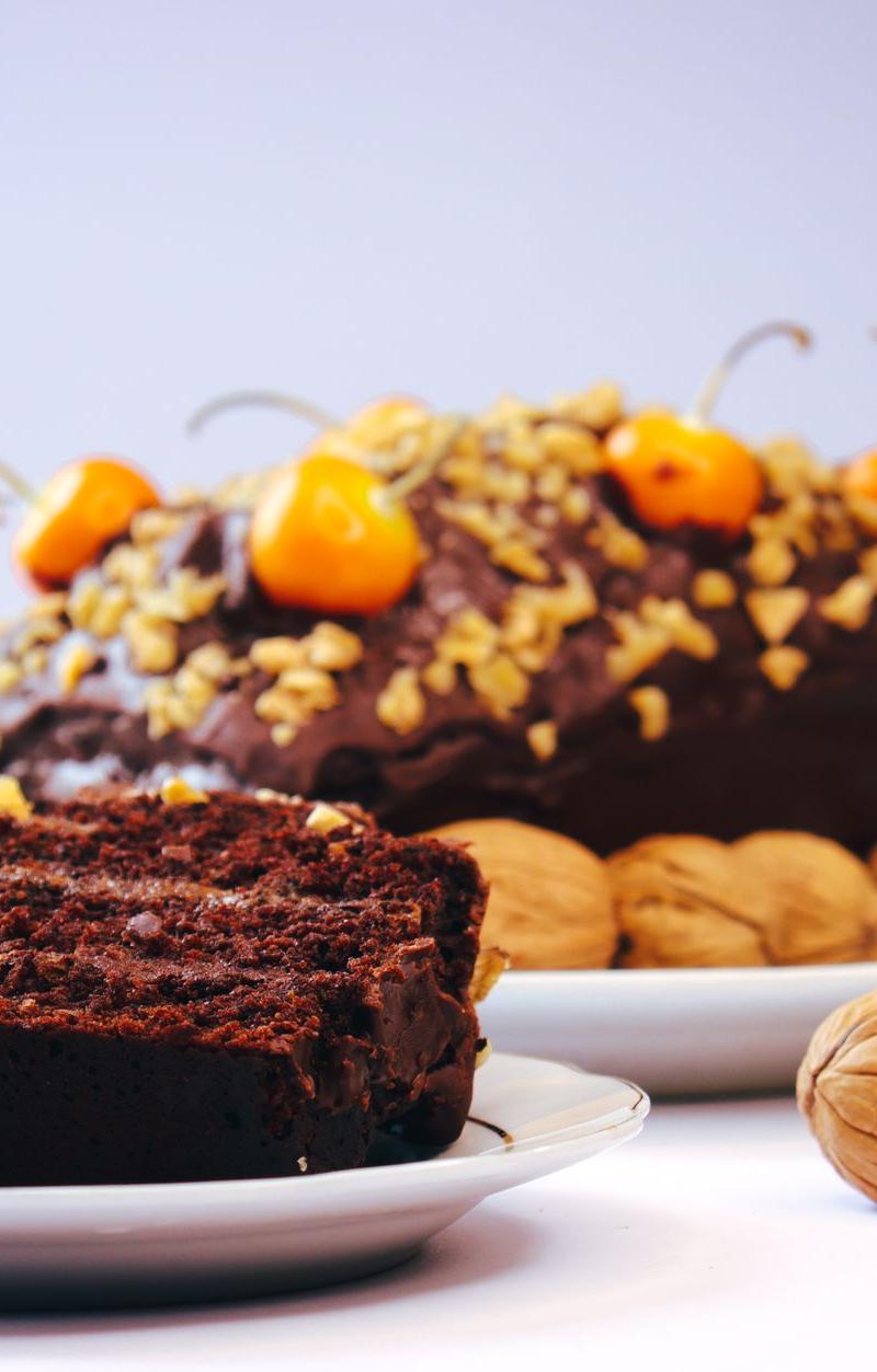 5-Min Chocolate Fudge Cake with Walnuts