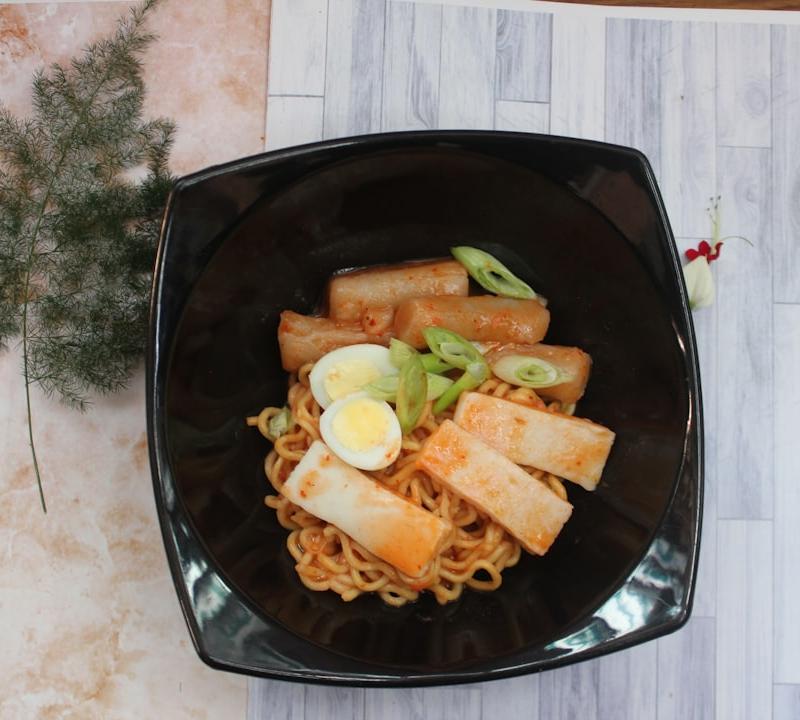5-Min Spicy Chicken Noodles