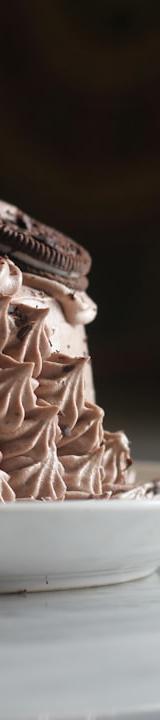 5-Minute Chocolate Cake with Crushed Oreos
