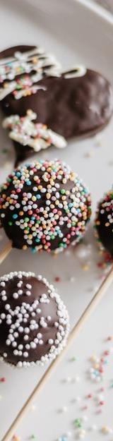 5-Minute Chocolate Cake Pops