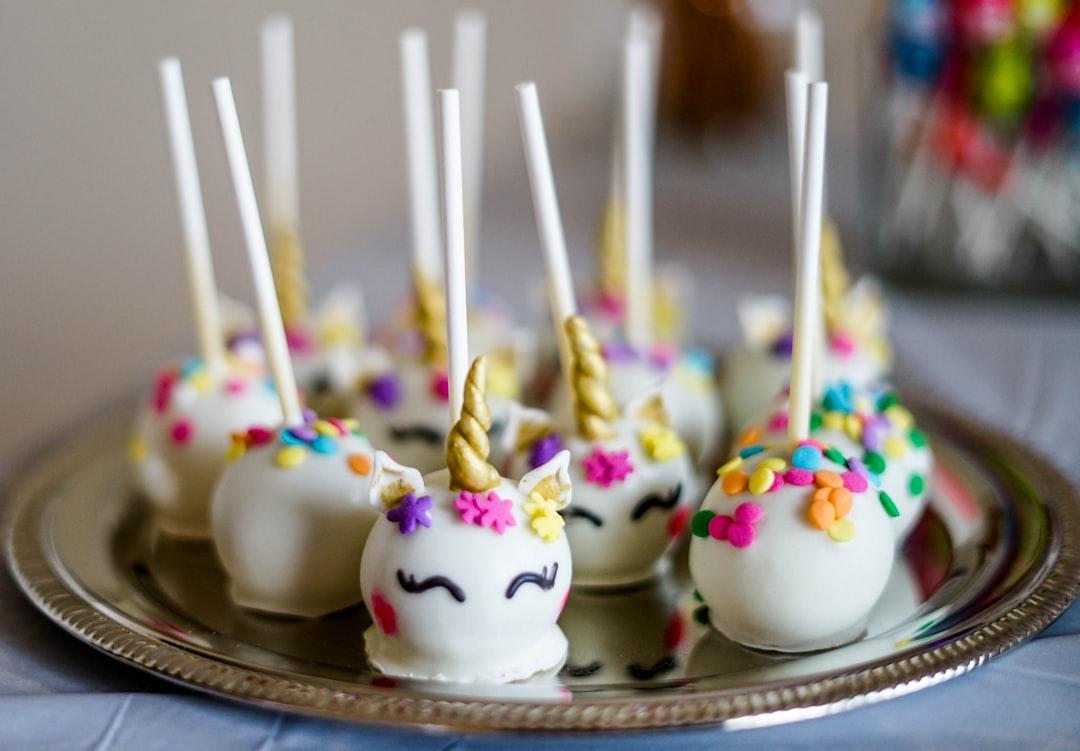 5-Minute Unicorn Cake Pops