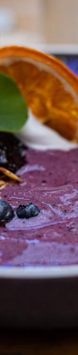 5-Min Acai Bowl with Granola & Berries