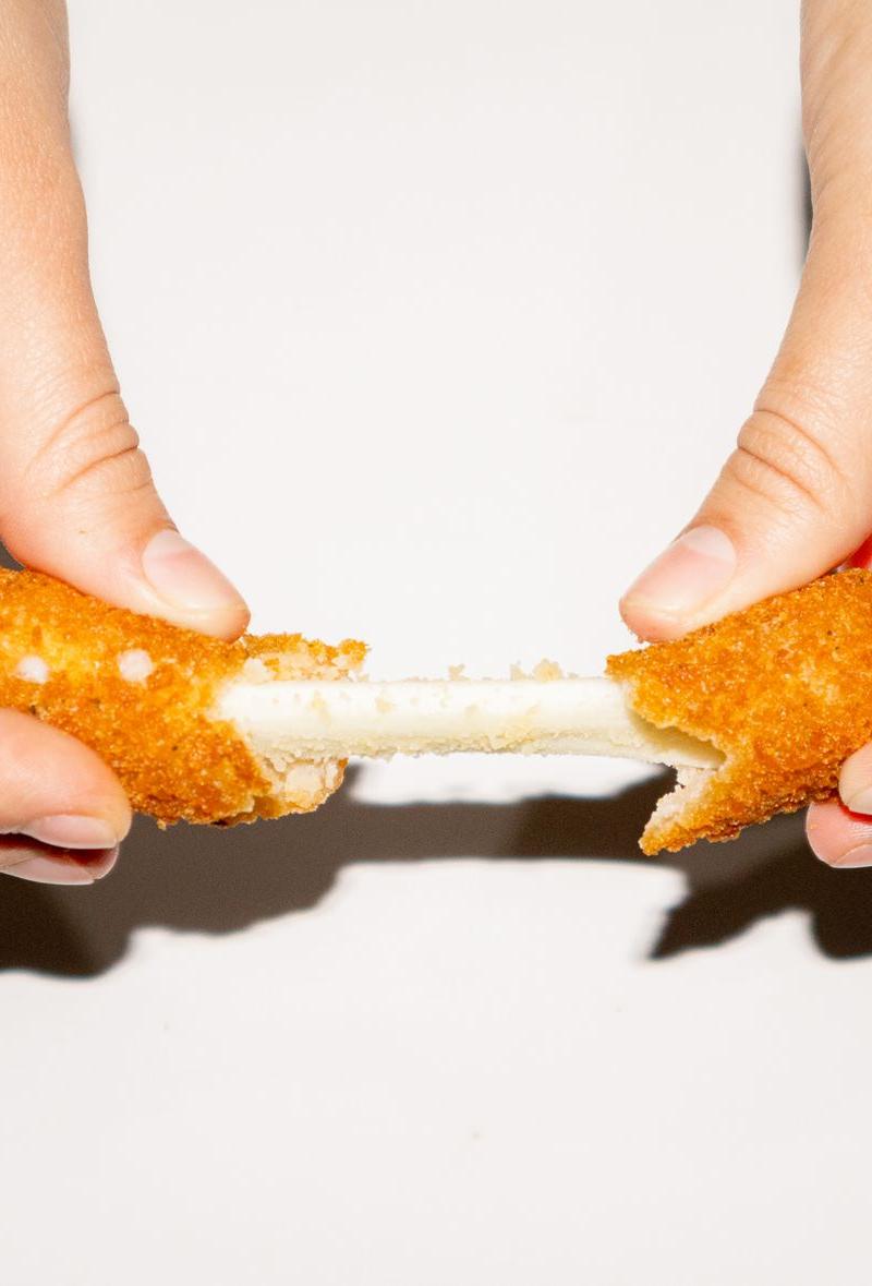 10-Min Air Fryer Mozzarella Bites