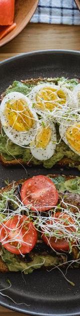 Anadama Toast with Soft Egg & Tomato