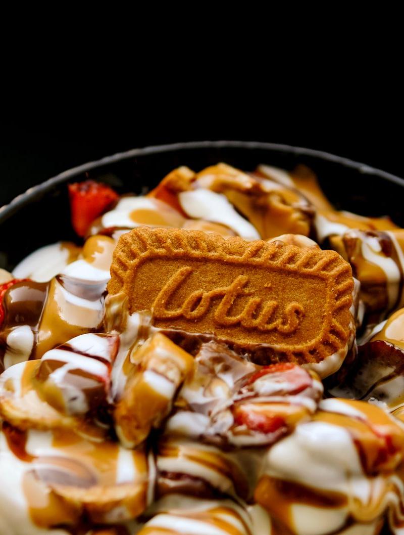 Apple Nachos with Caramel & Cream