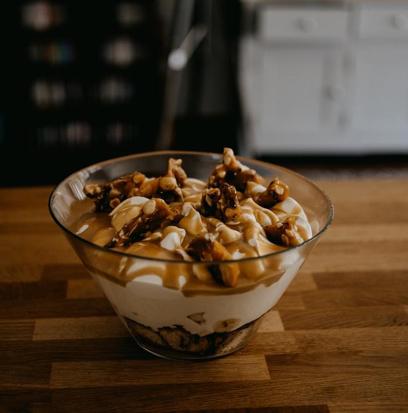 Apple Nachos with Caramel & Pecans