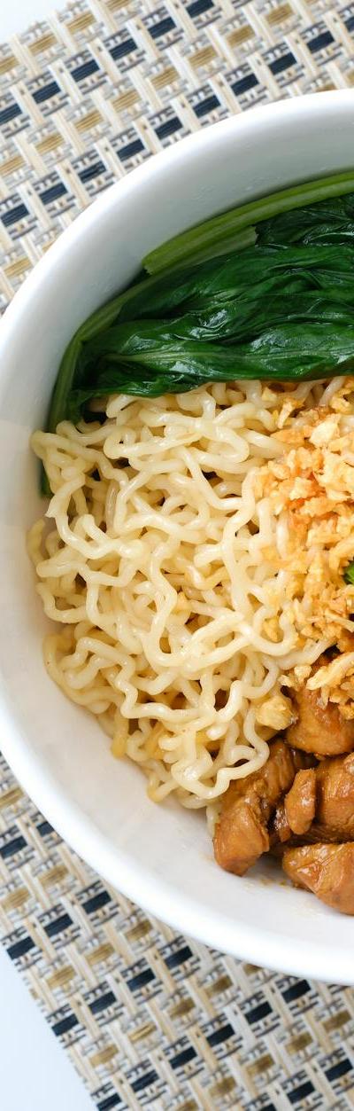 Thai Crispy Noodles with Braised Pork