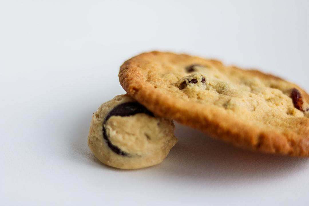Bakery-Style Chocolate Chip Cookies